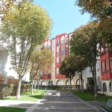 F2 Lumineux Avec Balcon, Proche Centre Et Thermes, Animaux Acceptes, Wifi Gratuit - Fr-1-451-21